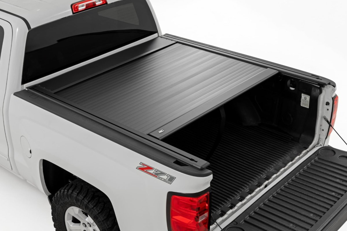 Chevrolet Silverado 1500 Classic Manual Retractable Bed Cover - Rough Country - Matte Black - 2019+